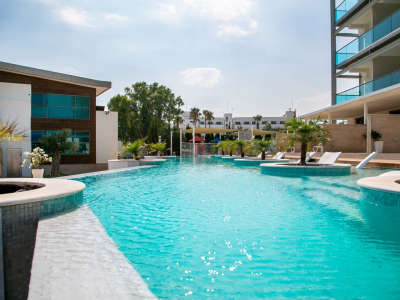  Junior Suite Swim up Rooms