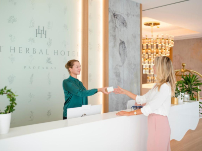  Reception