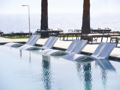  Ledge Loungers
