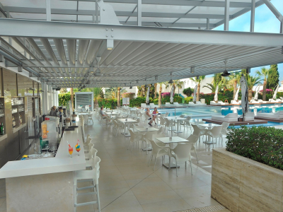 Pool Bar