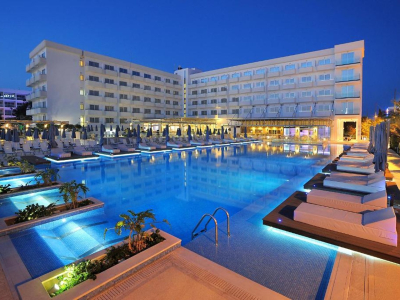 Hotel by night