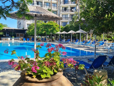  Hotel pool