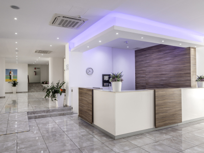  Reception