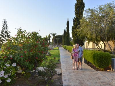  Garden walks-1