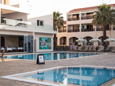  Pool area