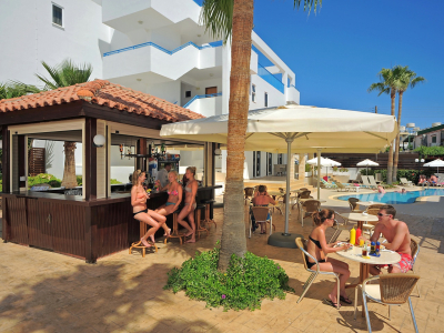  Pool bar