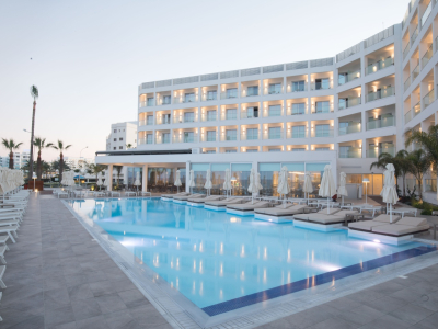  Hotel pool