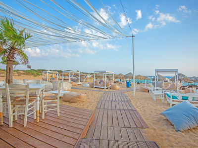  Beach club